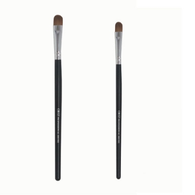 eye shadow brush   35,000  large